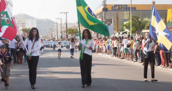 Desfile CÃ­vico em Capivari de Baixo