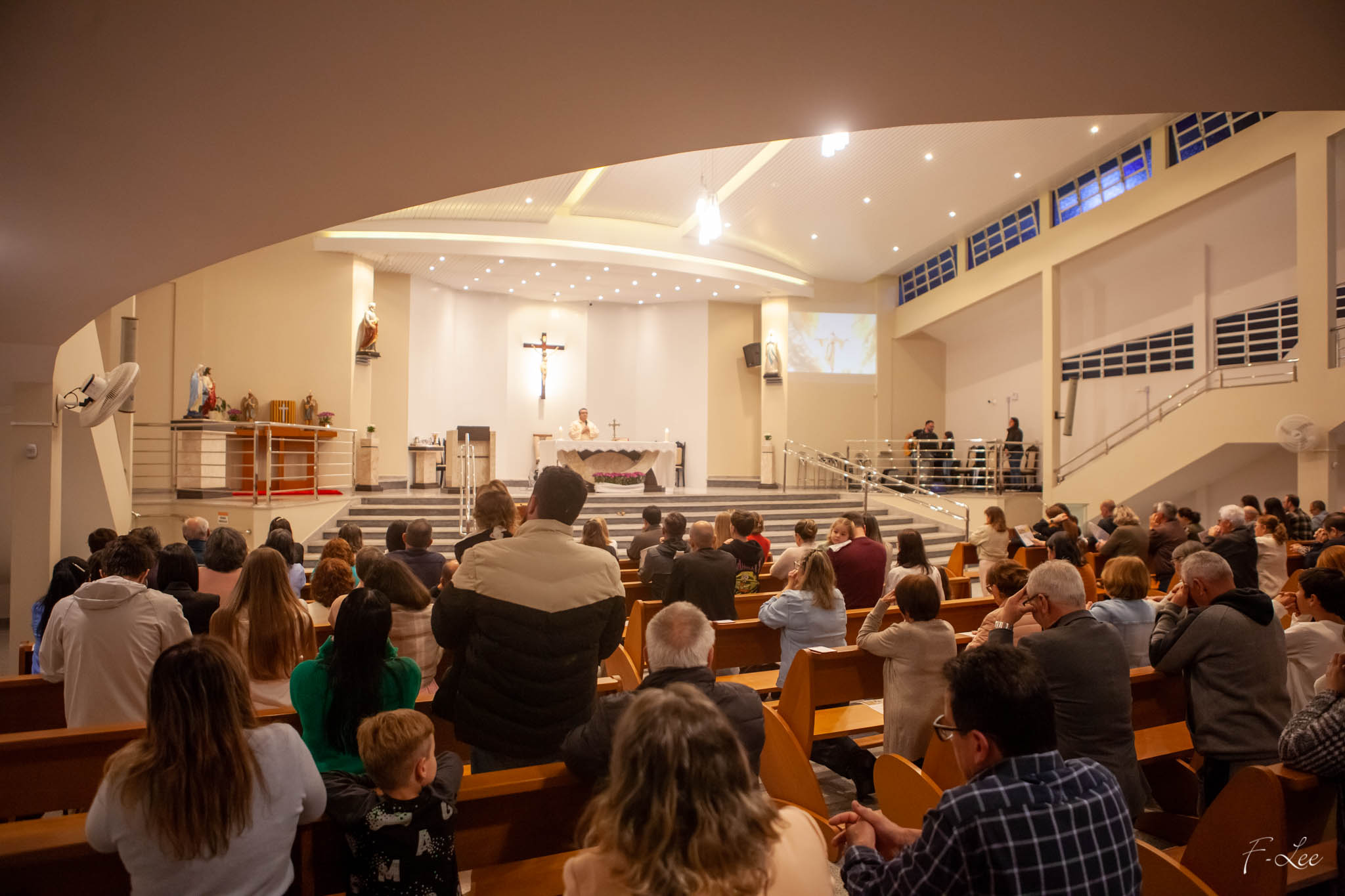 Missa Católica na Igreja São Pedro